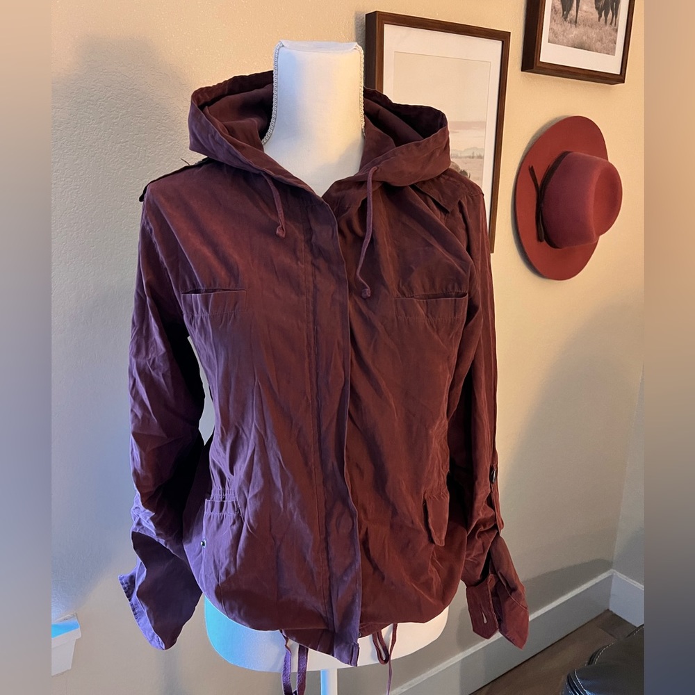 LA Hearts light weight utility jacket. Size medium. Maroon. Good condition.